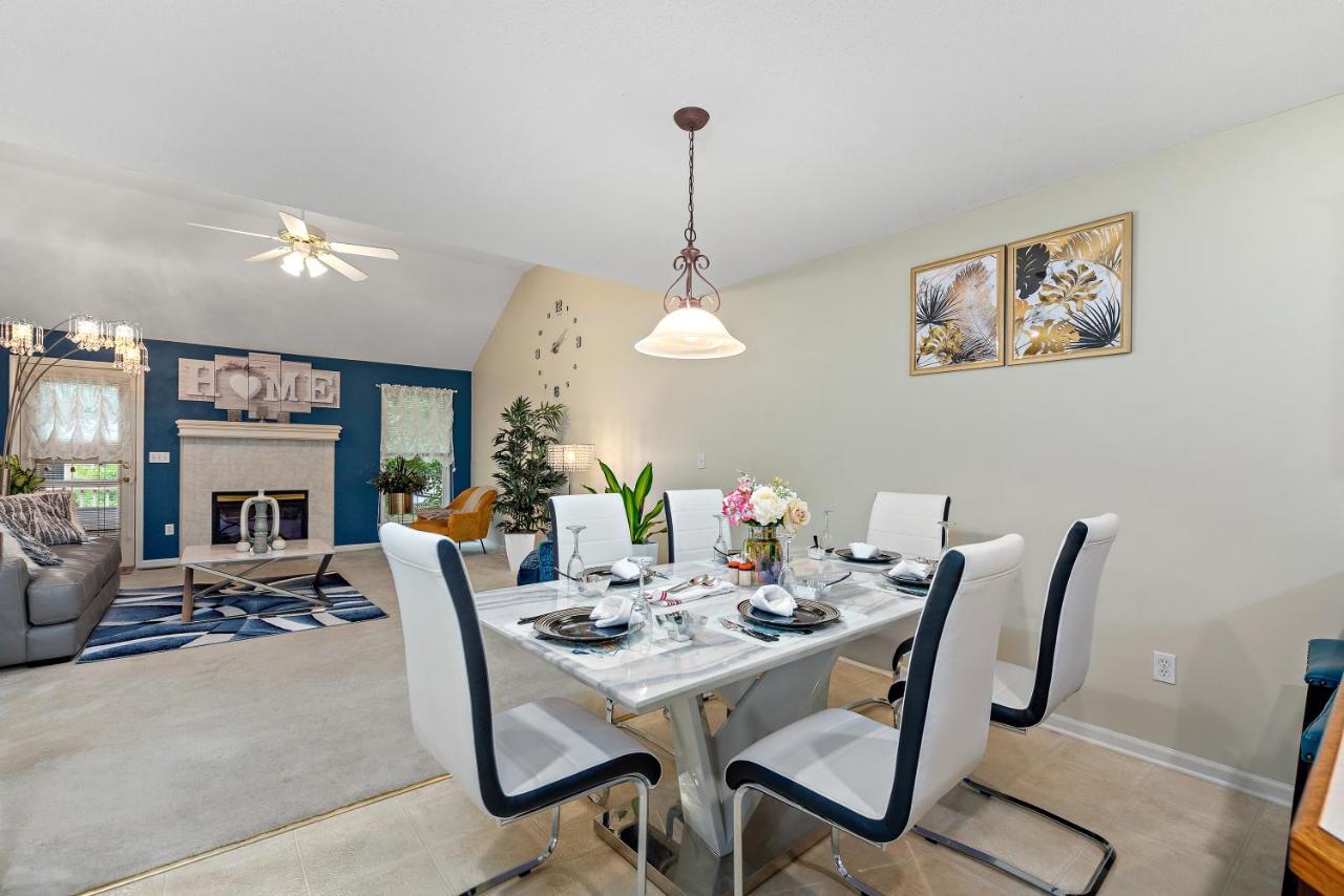 Beautiful Townhome, 11 Minutes To Downtown, Kcmo. Kansas City Exterior foto