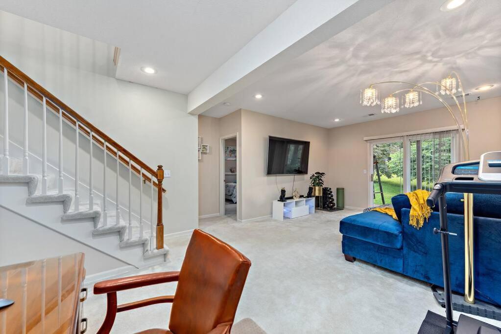 Beautiful Townhome, 11 Minutes To Downtown, Kcmo. Kansas City Exterior foto