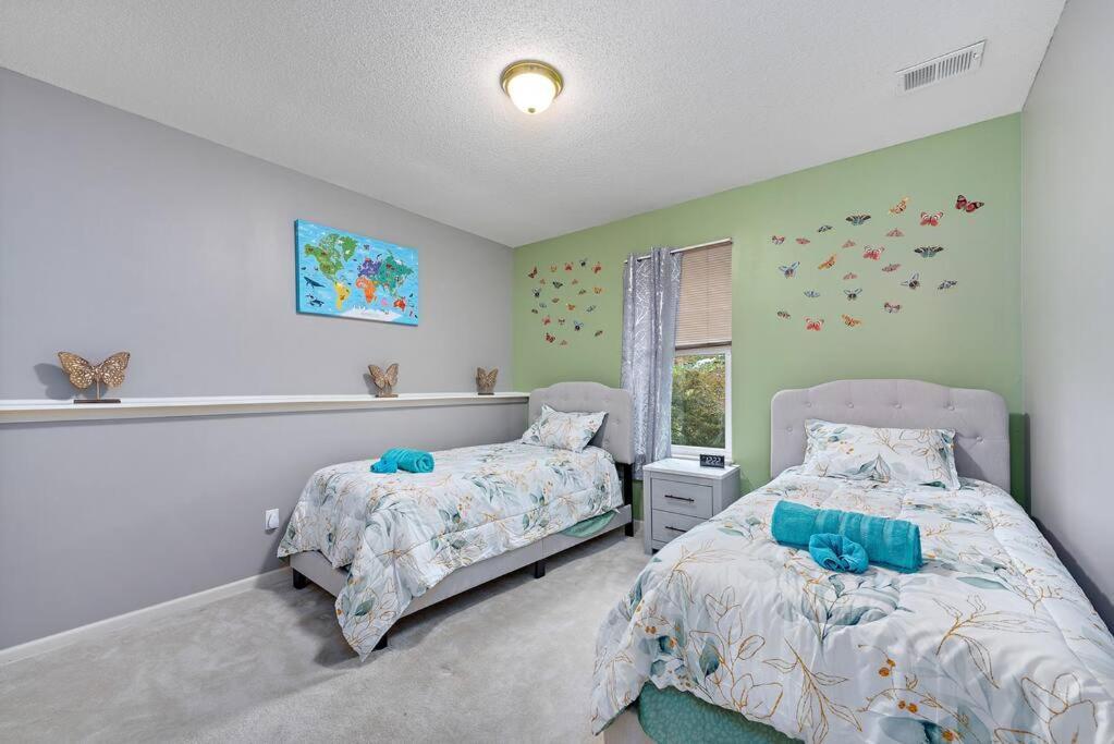 Beautiful Townhome, 11 Minutes To Downtown, Kcmo. Kansas City Exterior foto