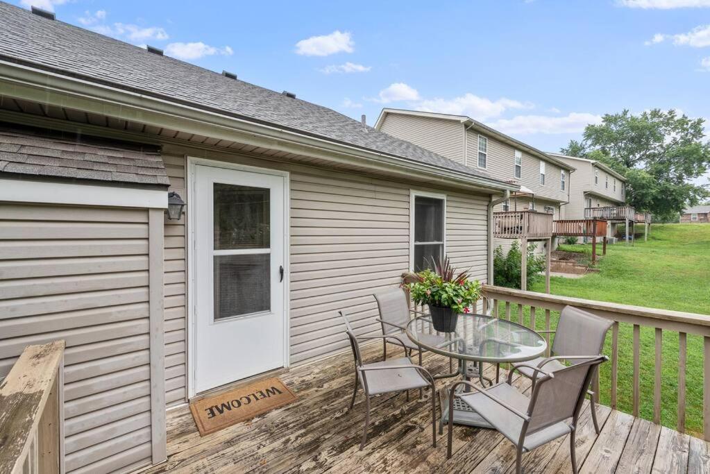 Beautiful Townhome, 11 Minutes To Downtown, Kcmo. Kansas City Exterior foto